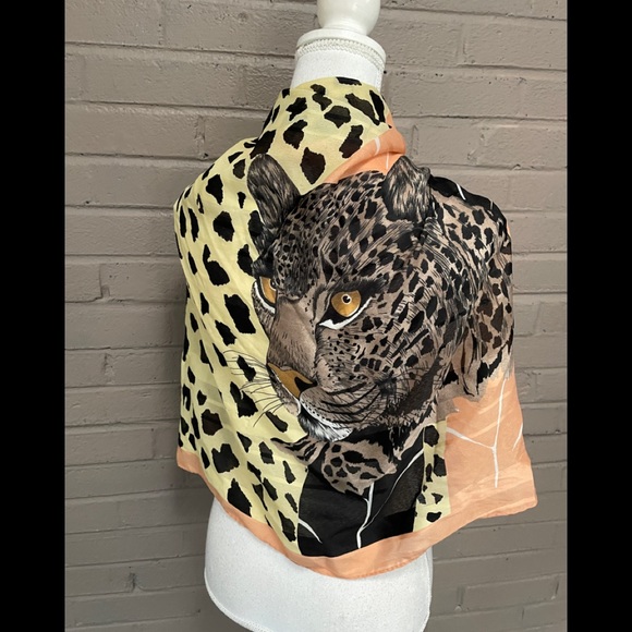 Vintage Leopard Scarf - Picture 4 of 5